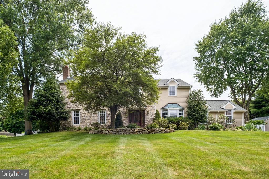 1323 N TULIP DRIVE