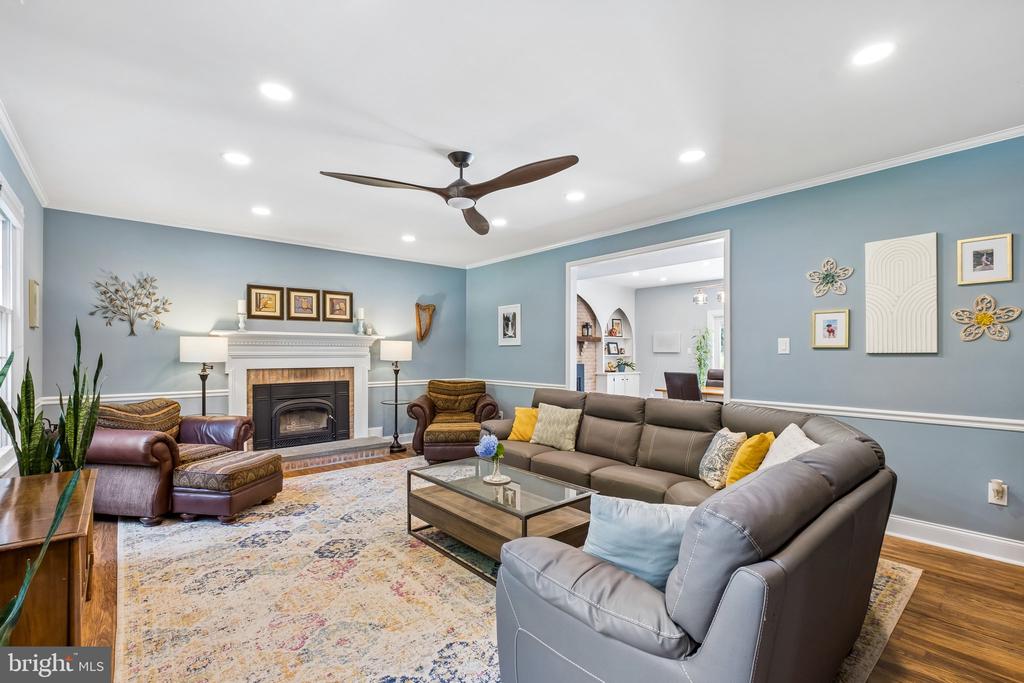 1323 N TULIP DRIVE