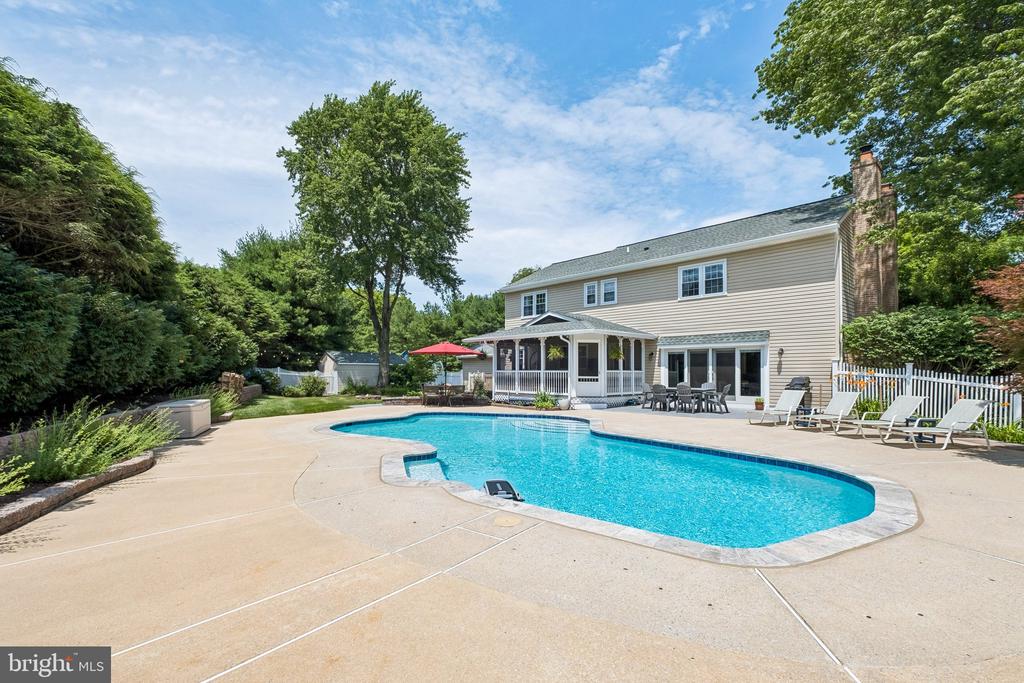 1323 N TULIP DRIVE