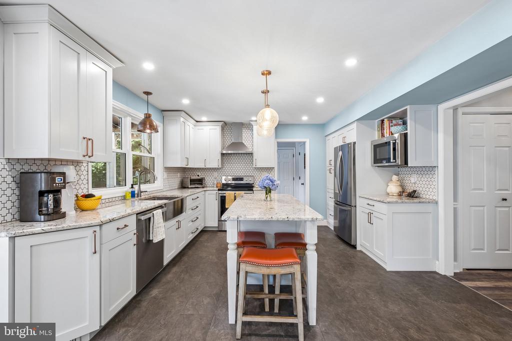 1323 N TULIP DRIVE