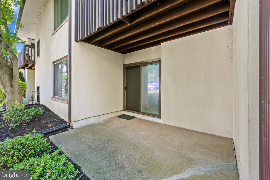 1607 RAINTREE LANE Unit: 1607