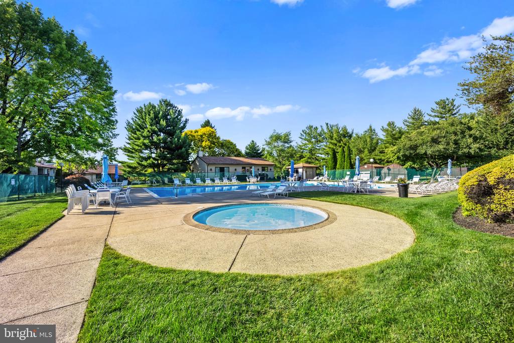 1607 RAINTREE LANE Unit: 1607