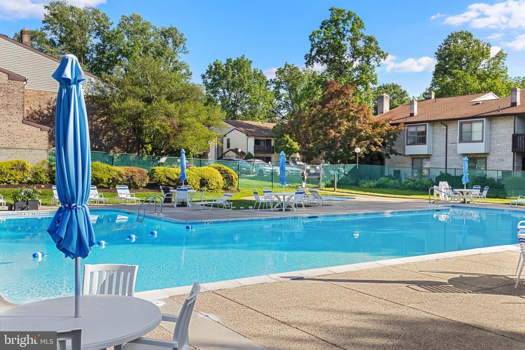1607 RAINTREE LANE Unit: 1607