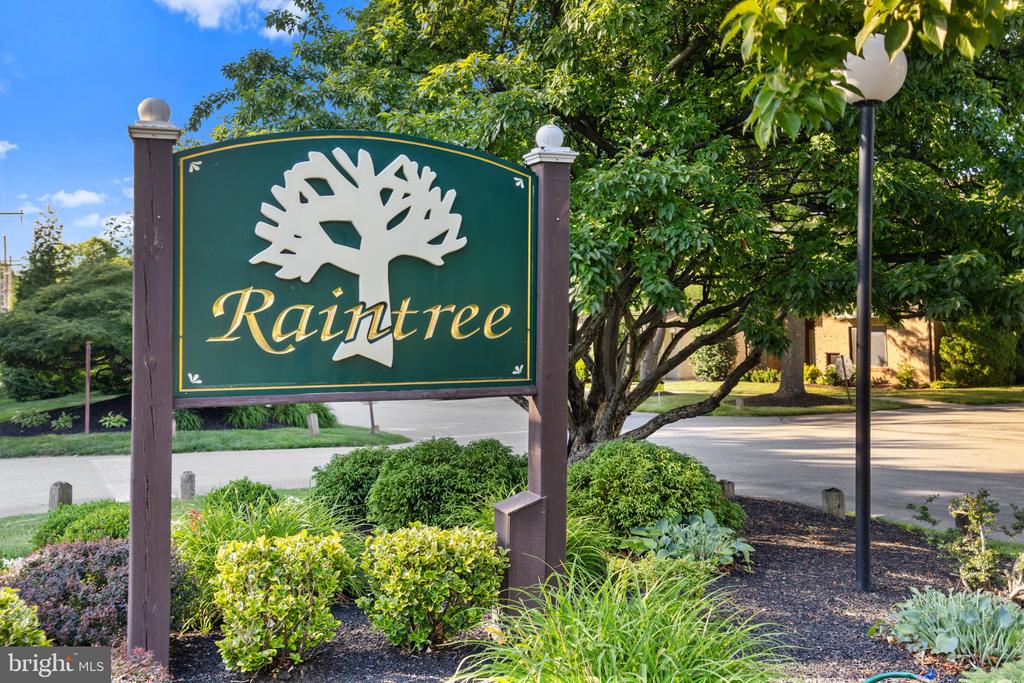 1607 RAINTREE LANE Unit: 1607