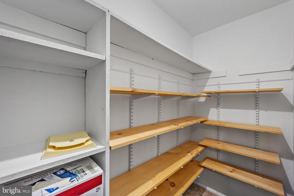 1607 RAINTREE LANE Unit: 1607