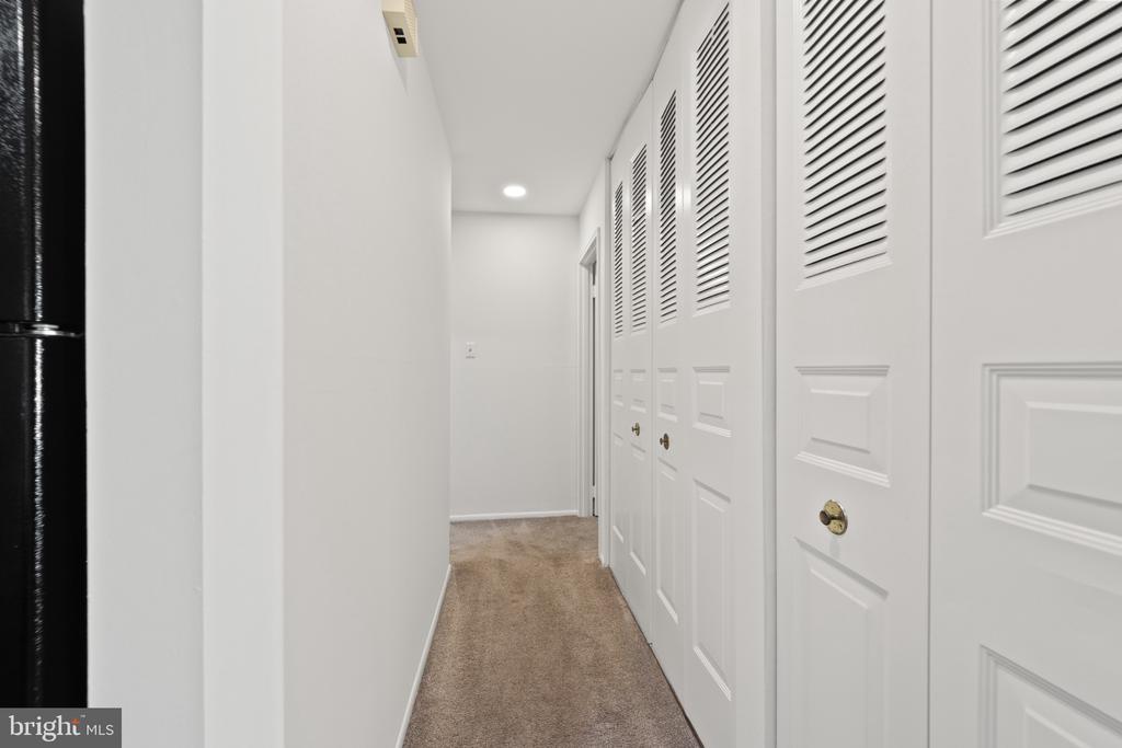 1607 RAINTREE LANE Unit: 1607