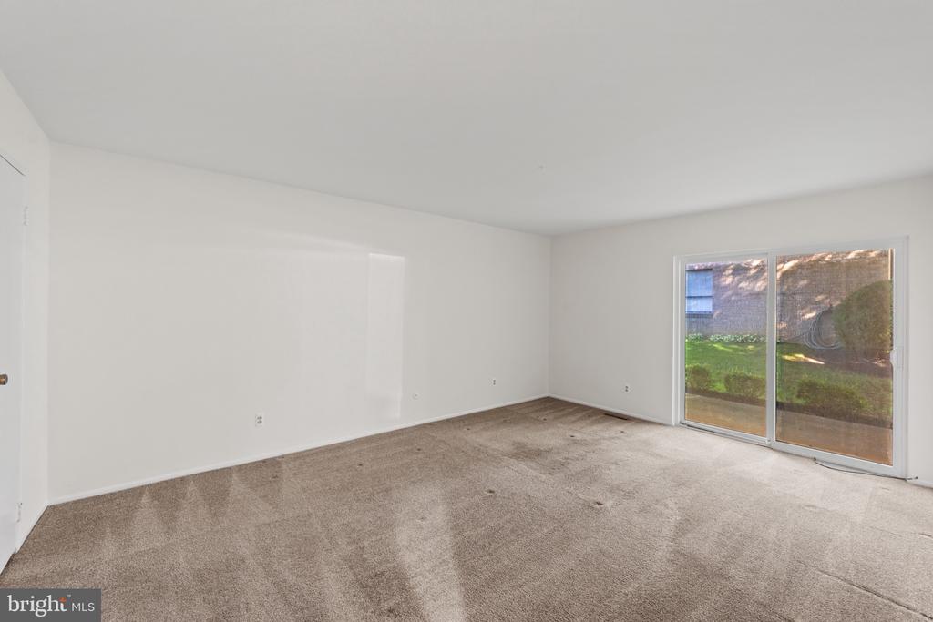 1607 RAINTREE LANE Unit: 1607