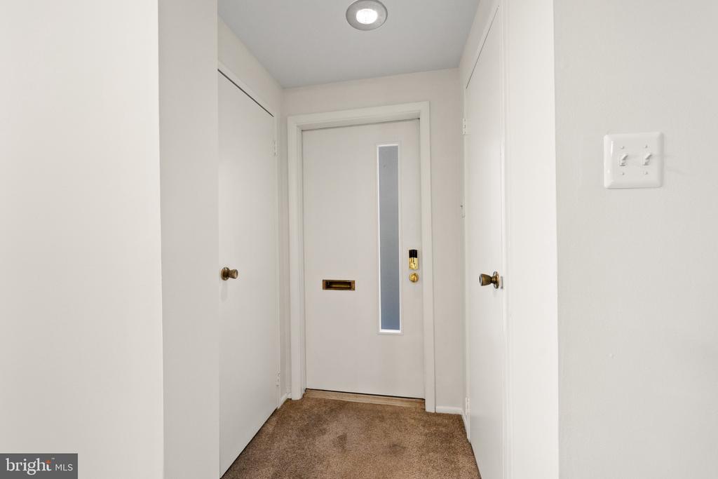 1607 RAINTREE LANE Unit: 1607