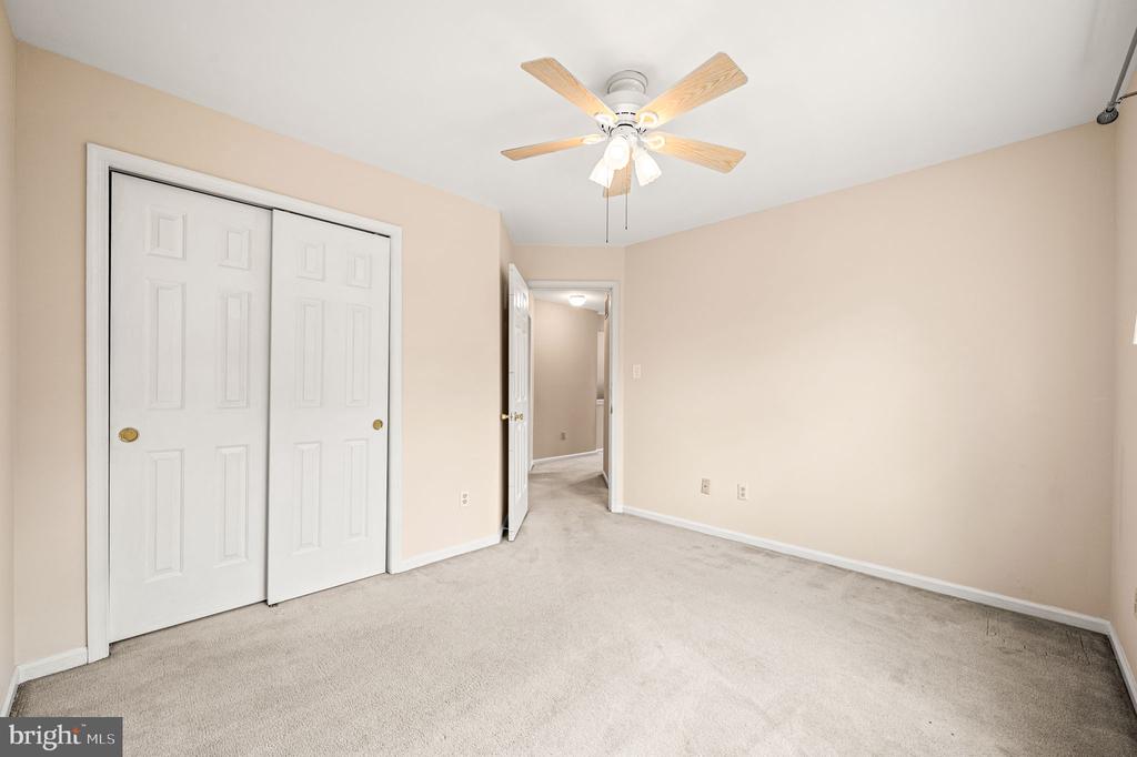 95 GREENVIEW DRIVE