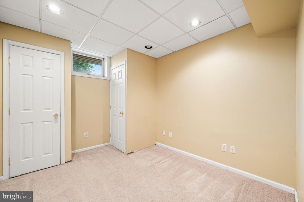 95 GREENVIEW DRIVE
