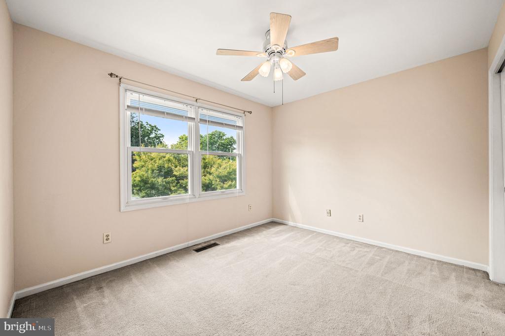 95 GREENVIEW DRIVE