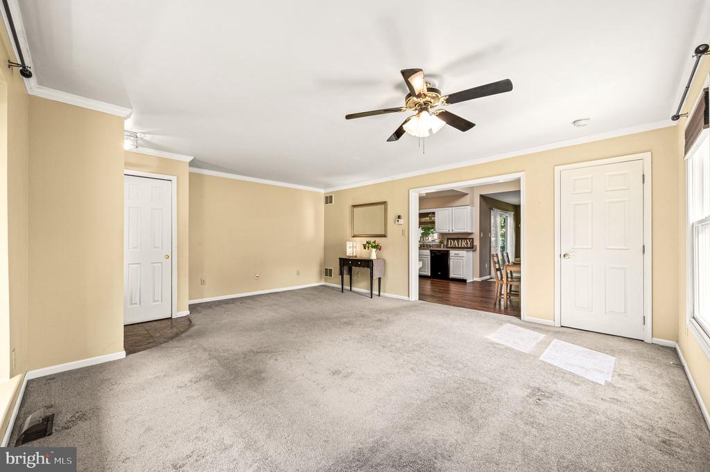 95 GREENVIEW DRIVE