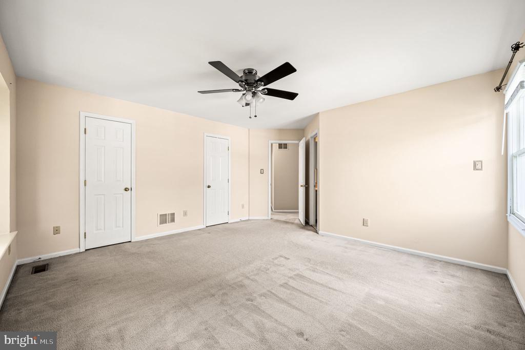 95 GREENVIEW DRIVE