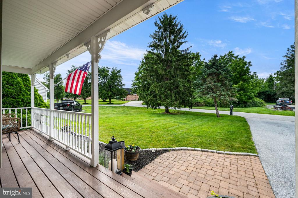 95 GREENVIEW DRIVE