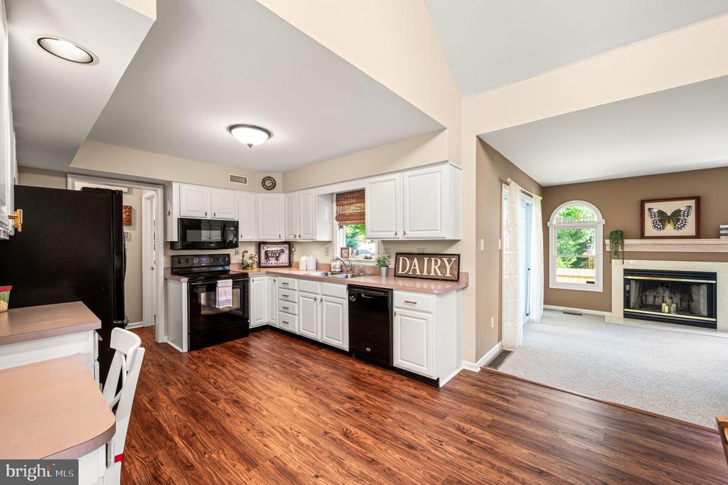 95 GREENVIEW DRIVE