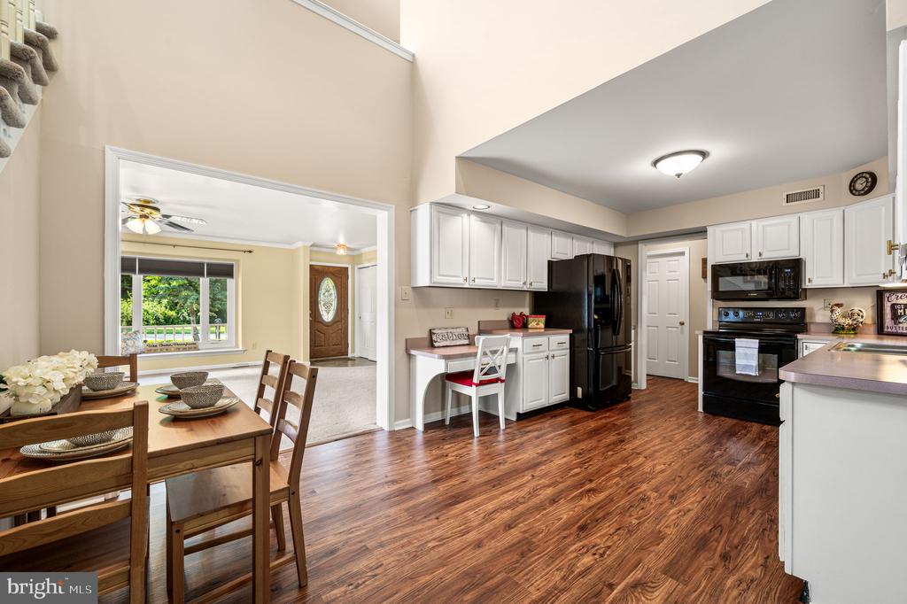 95 GREENVIEW DRIVE