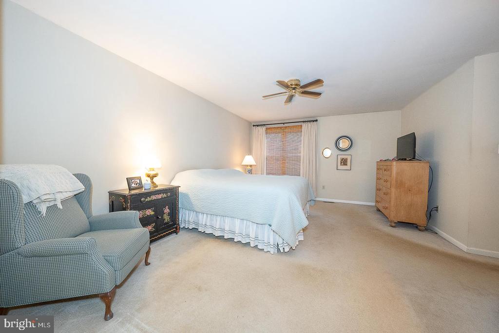 32 HERON HILL DRIVE