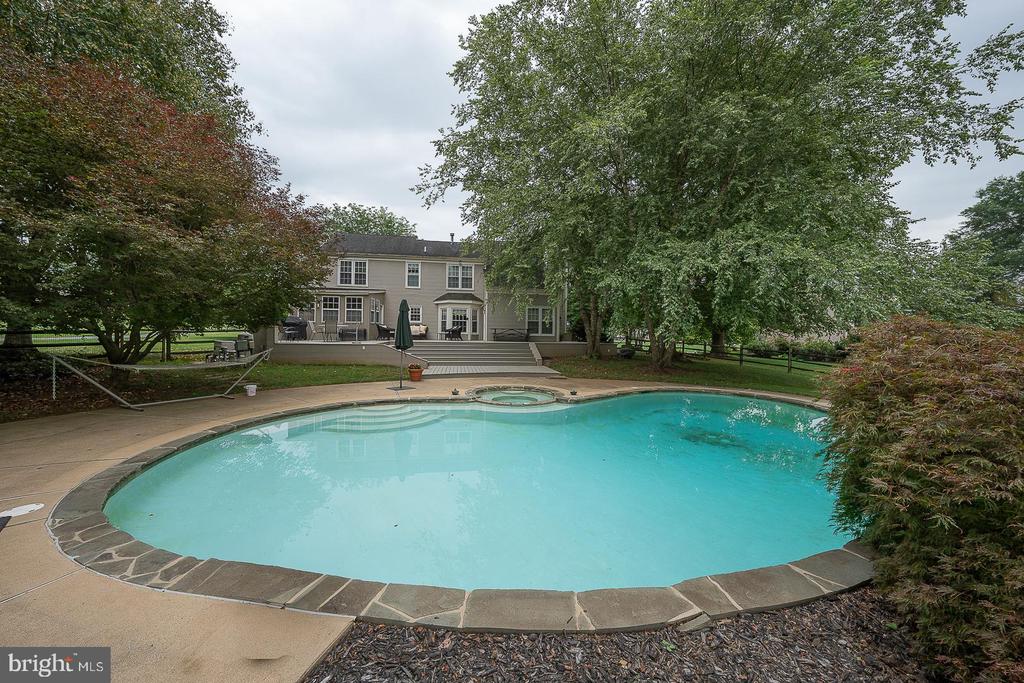 32 HERON HILL DRIVE