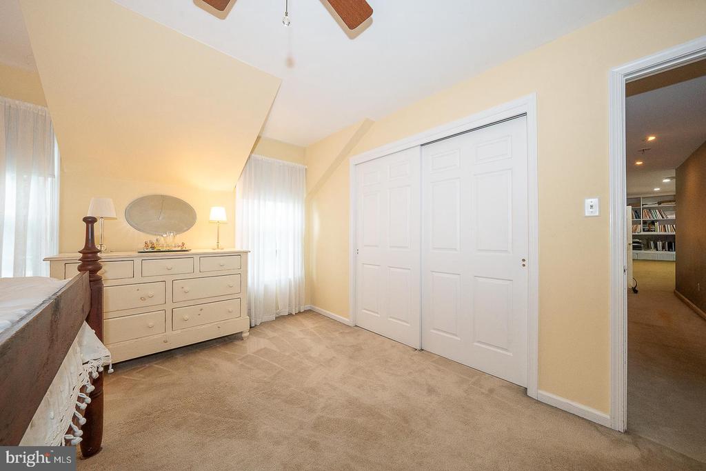 32 HERON HILL DRIVE