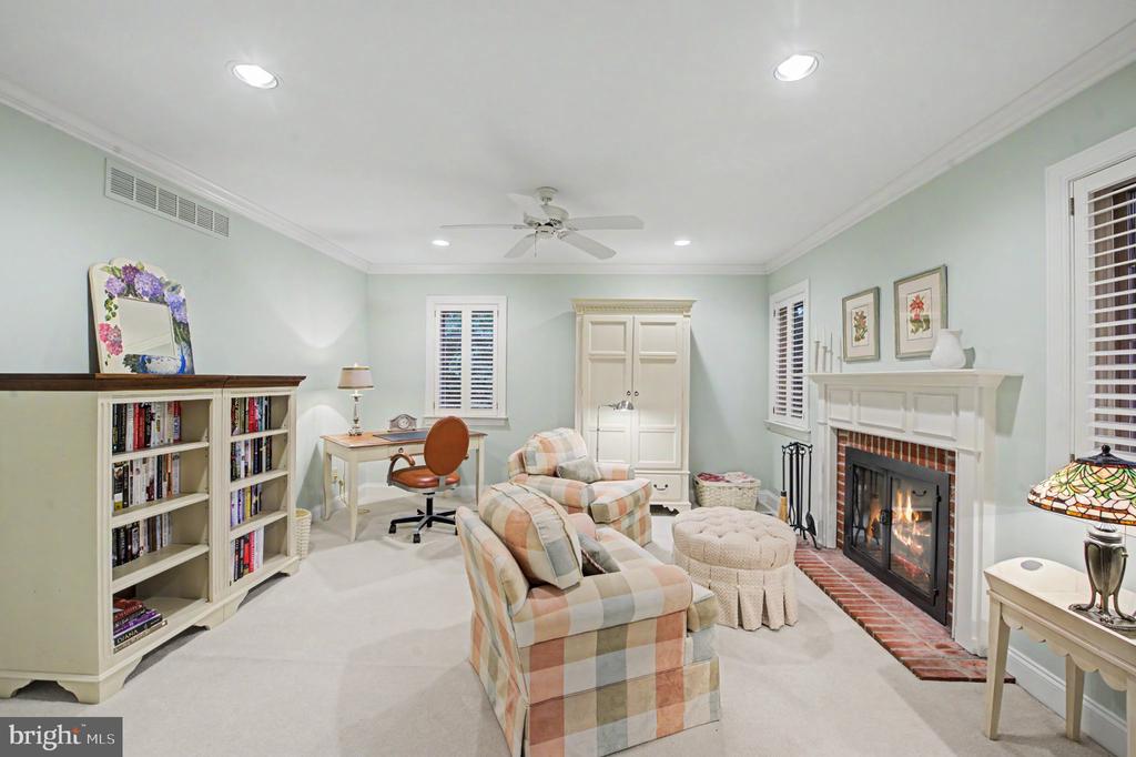 501 MAHONEY DRIVE