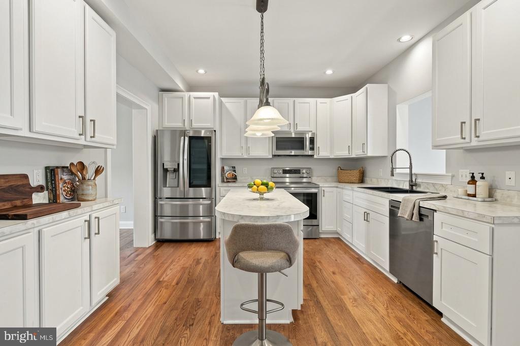 306 E MULBERRY