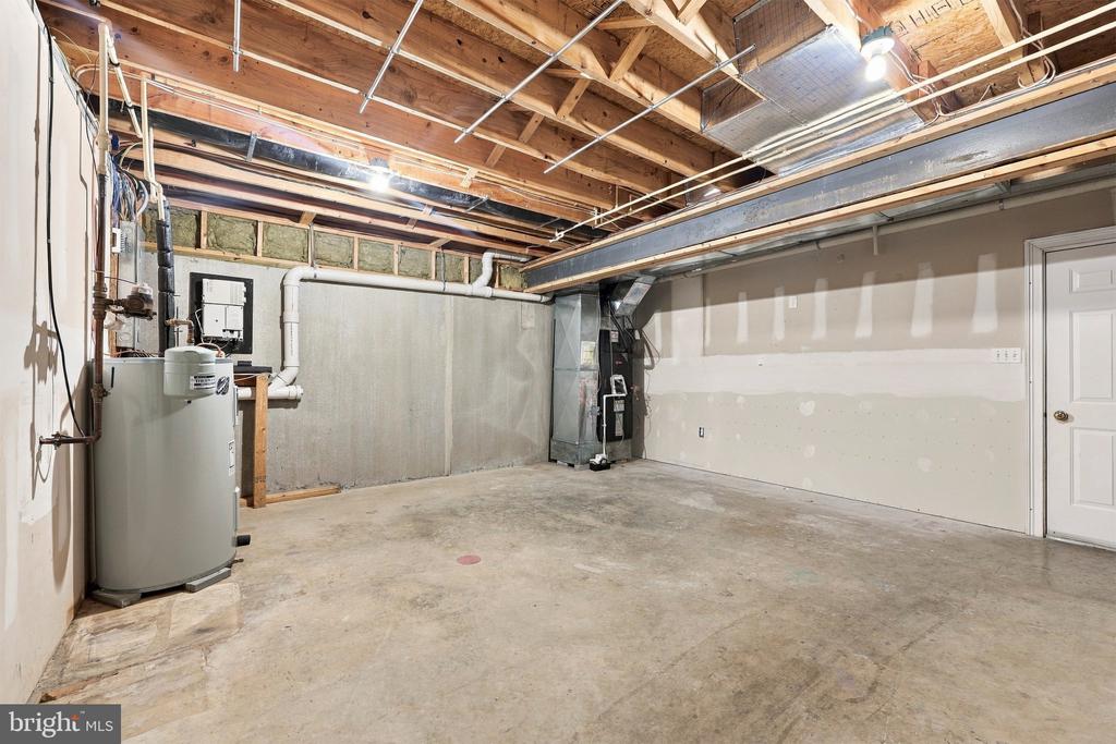 306 E MULBERRY