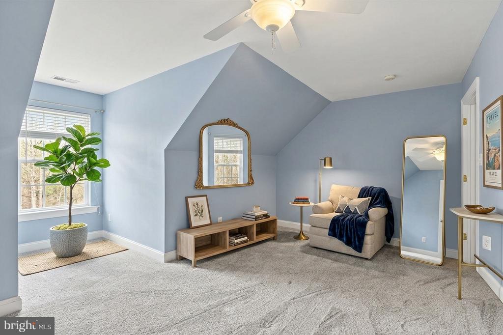 306 E MULBERRY