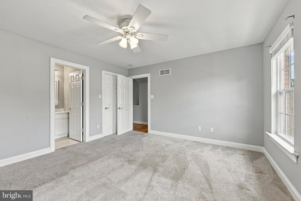 306 E MULBERRY