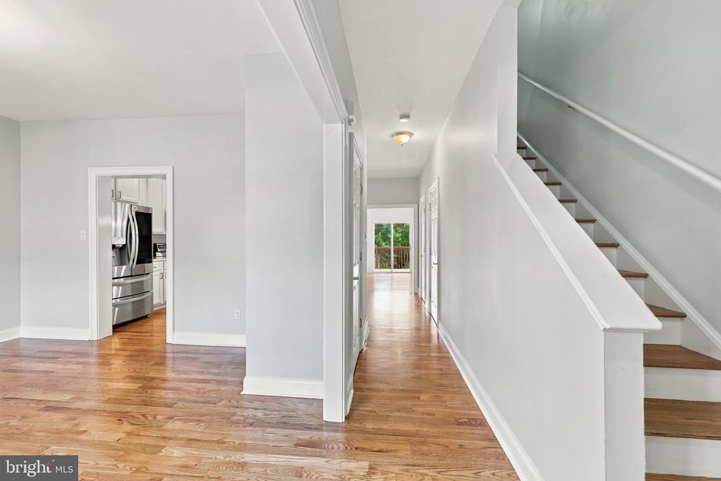 306 E MULBERRY