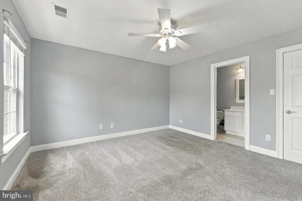 306 E MULBERRY