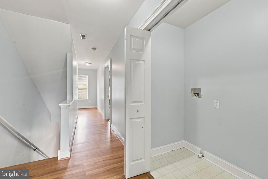 306 E MULBERRY