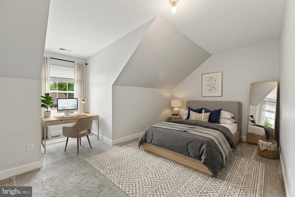 306 E MULBERRY
