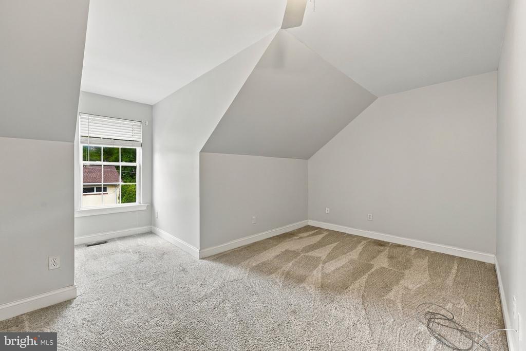 306 E MULBERRY