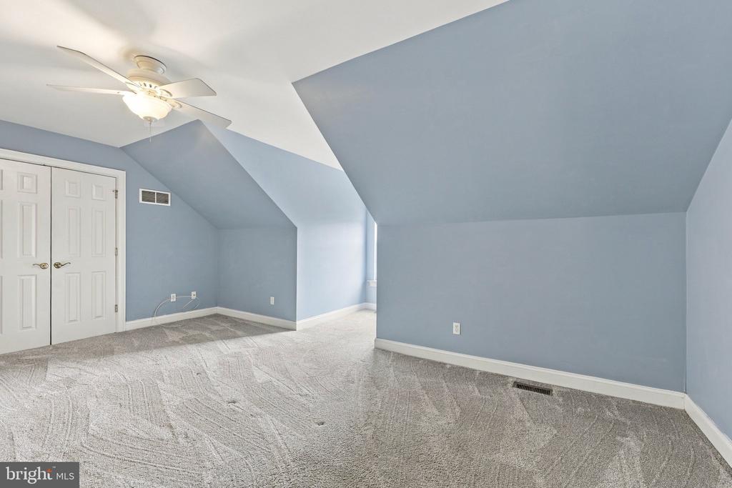 306 E MULBERRY