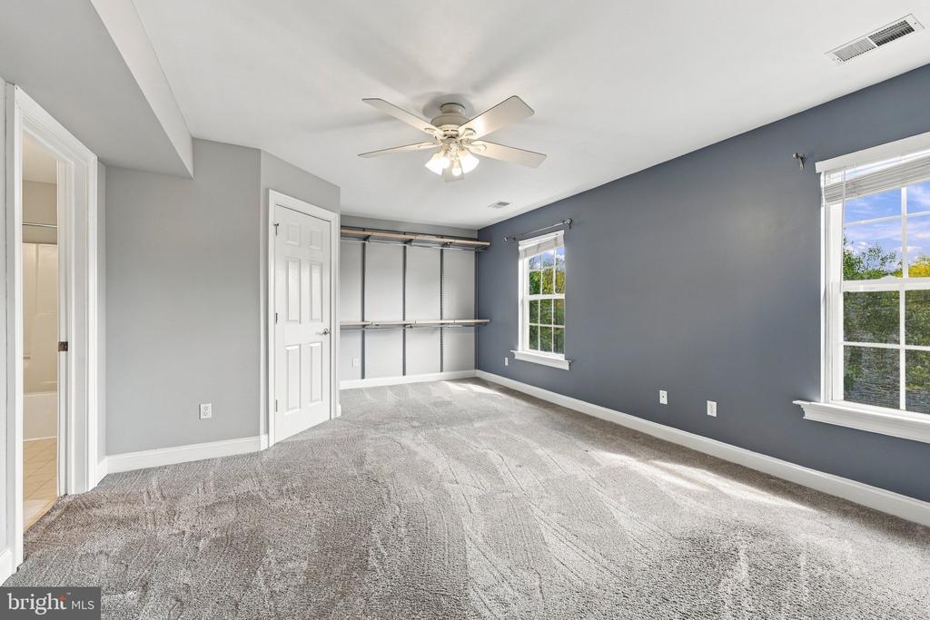 306 E MULBERRY