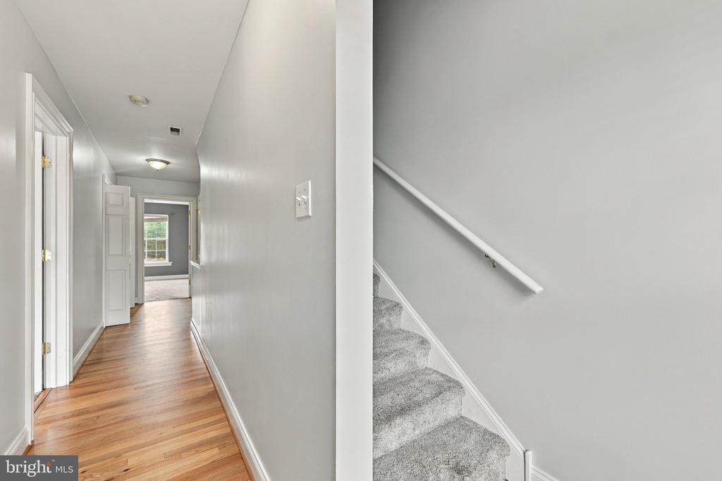 306 E MULBERRY