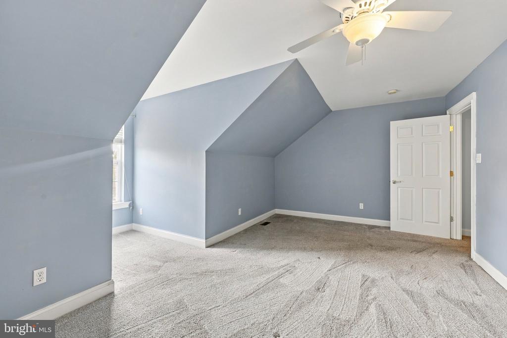 306 E MULBERRY