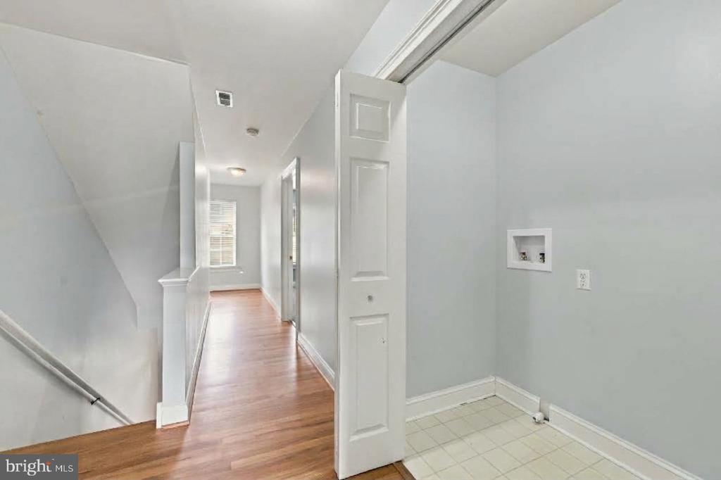306 E MULBERRY
