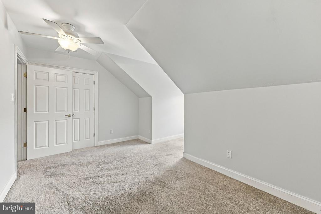 306 E MULBERRY