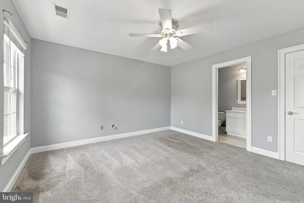 306 E MULBERRY