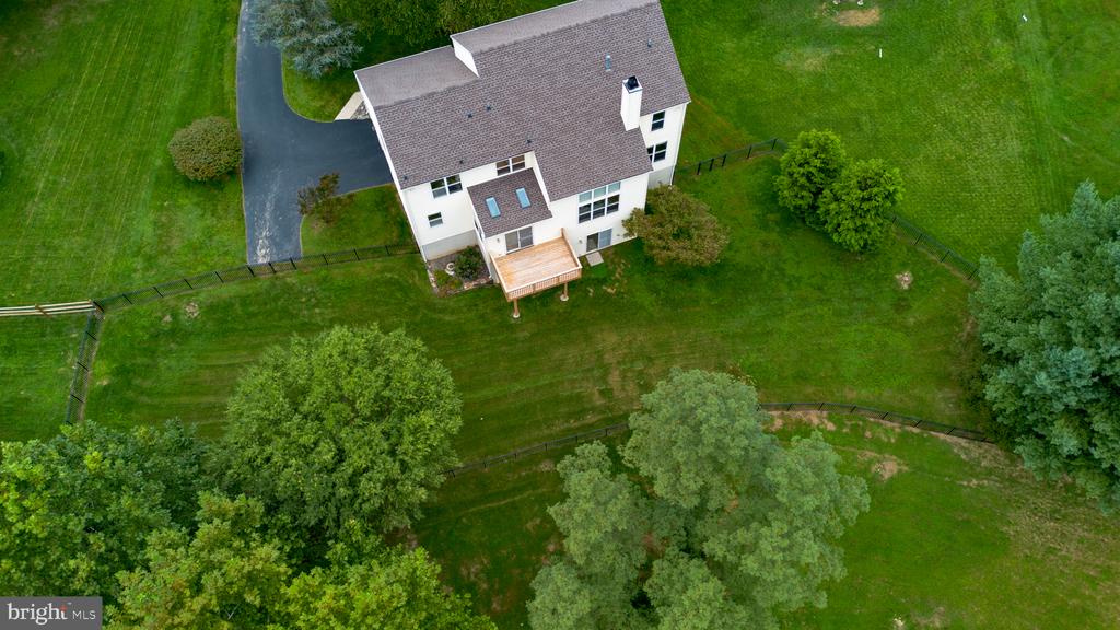 1222 INDIAN TRAIL DRIVE