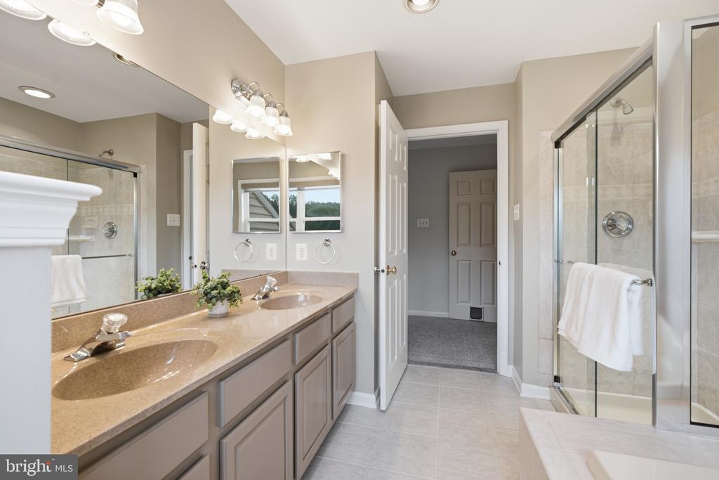 1222 INDIAN TRAIL DRIVE