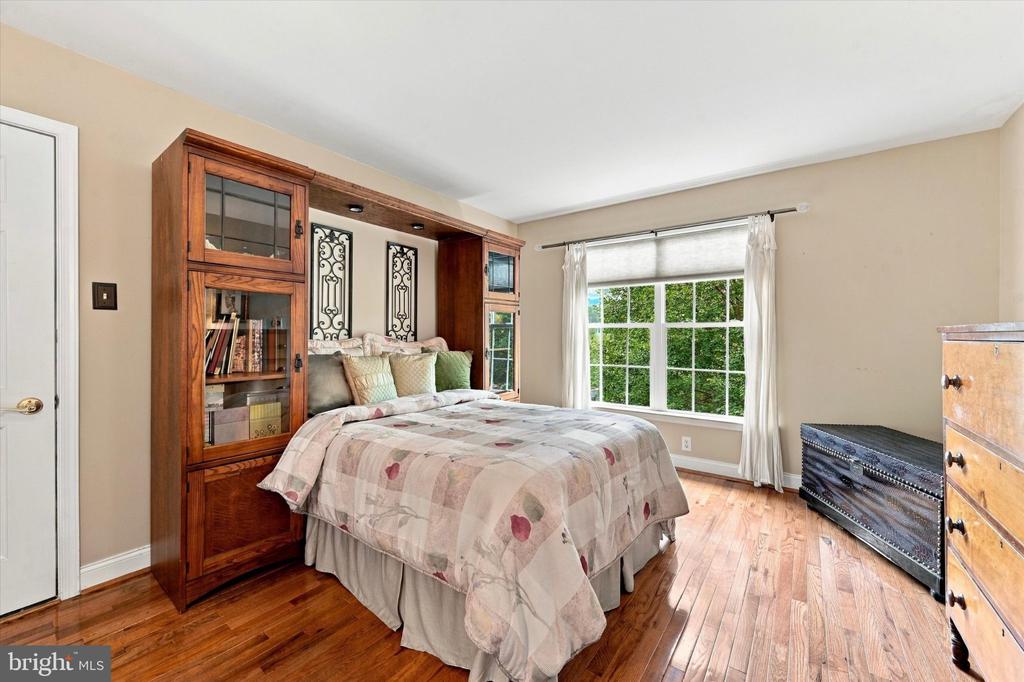 20 OAKBROOK COURT