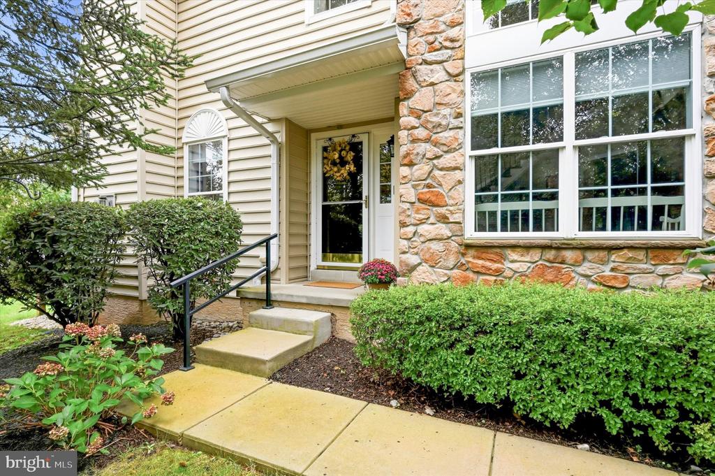 20 OAKBROOK COURT