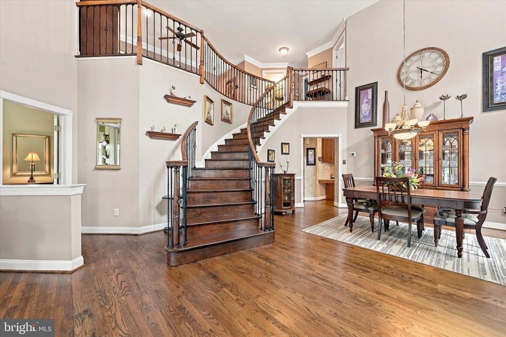 20 OAKBROOK COURT