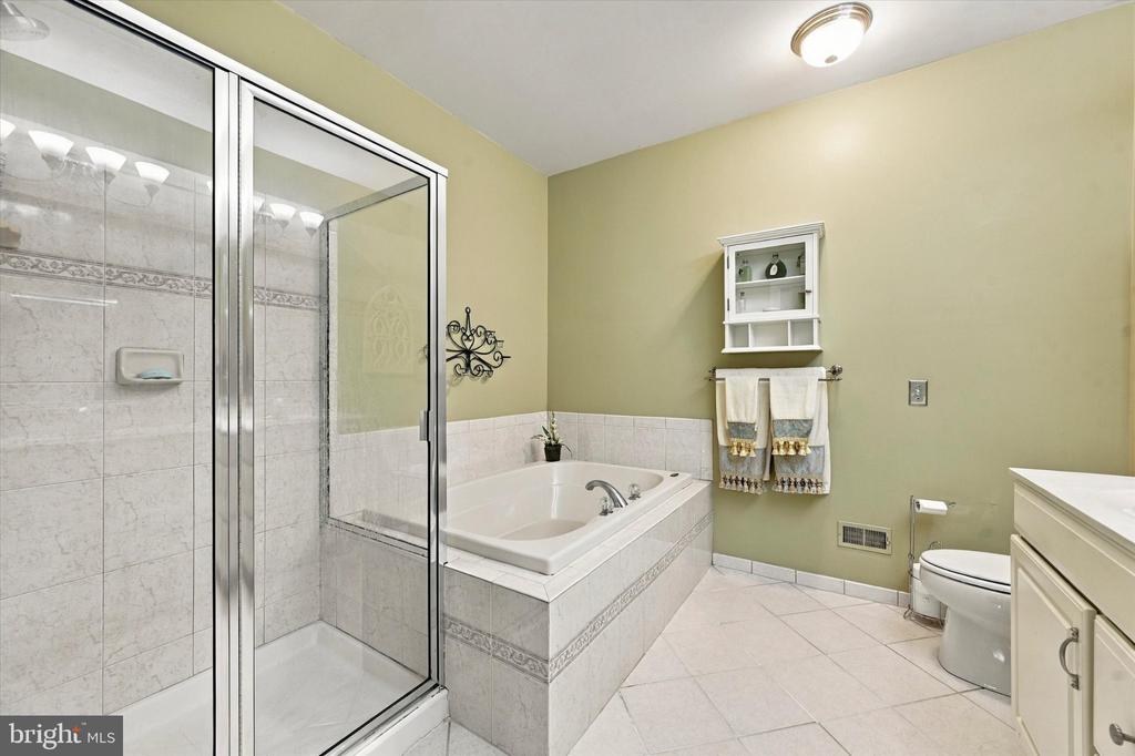 20 OAKBROOK COURT