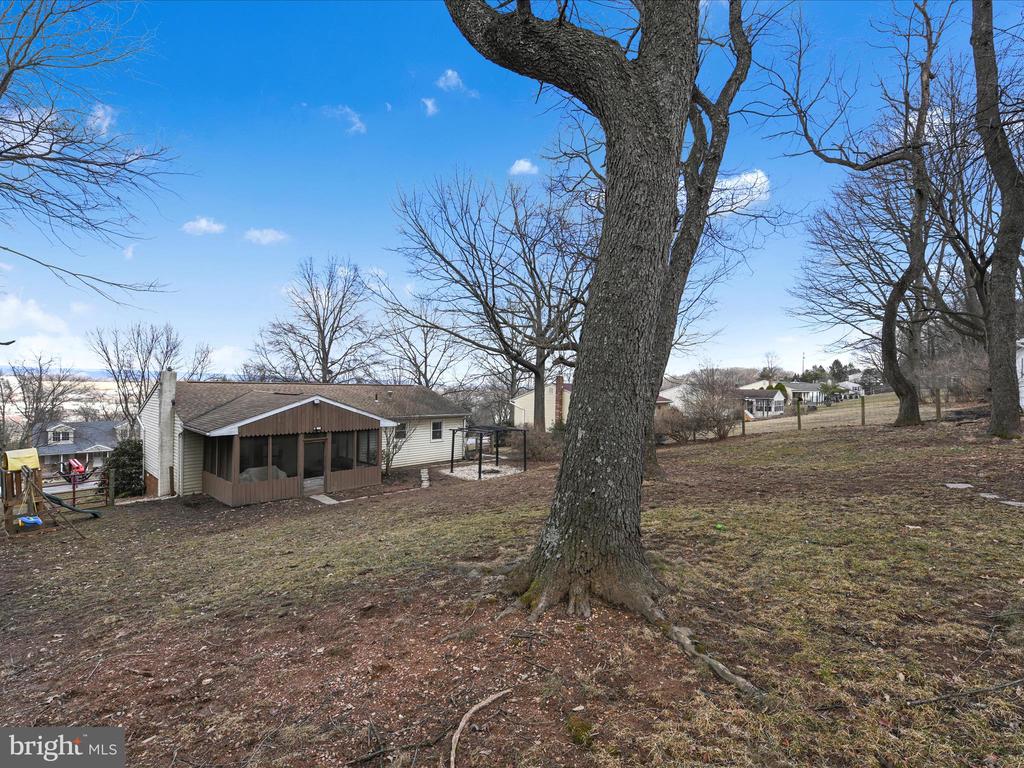 5981 Hocker Dr