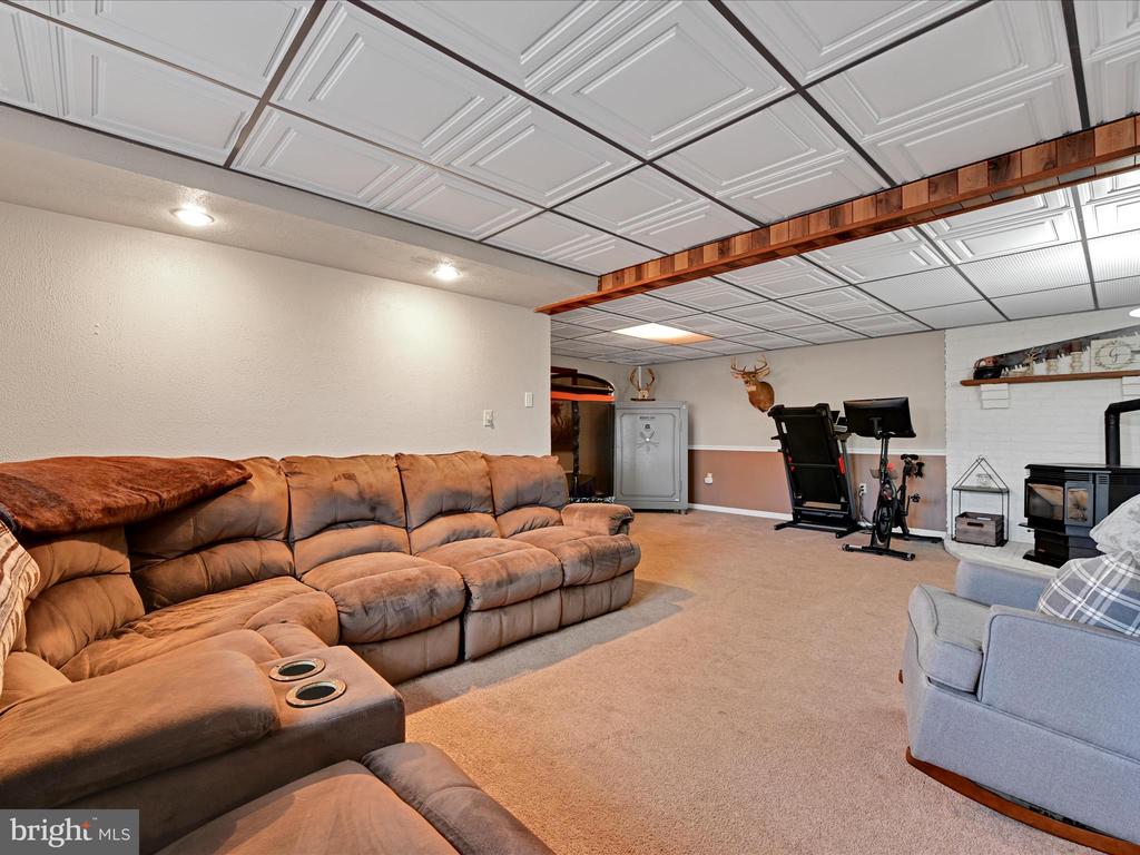 5981 Hocker Dr