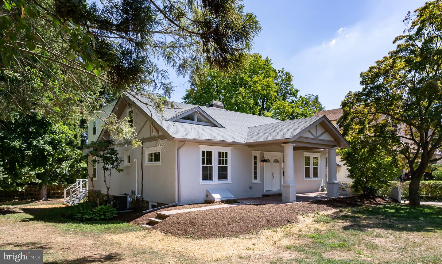 1215 Edgewood Rd