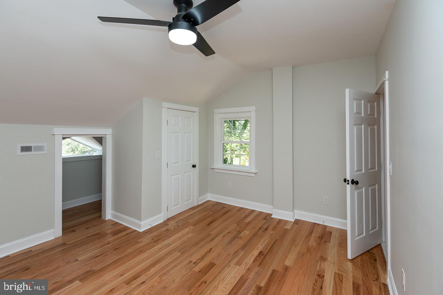 1215 Edgewood Rd
